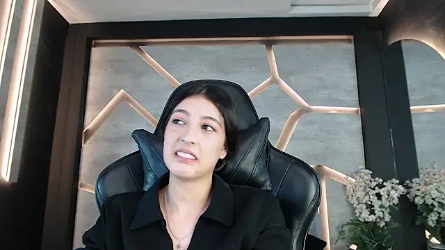 Snapshot of SinLickerr chatting on February 28, 2026, 7:37 pm SinLickerr online show from February 28, 2026, 7:37 pm