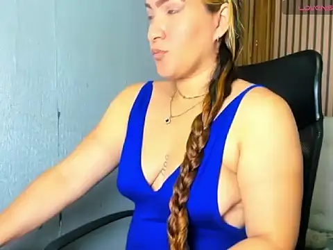 Jhoselinee online show from February 25, 2026, 2:37 pm