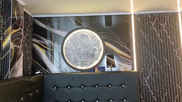  ArianaToroo online show from April 9, 2026, 2:22 pm