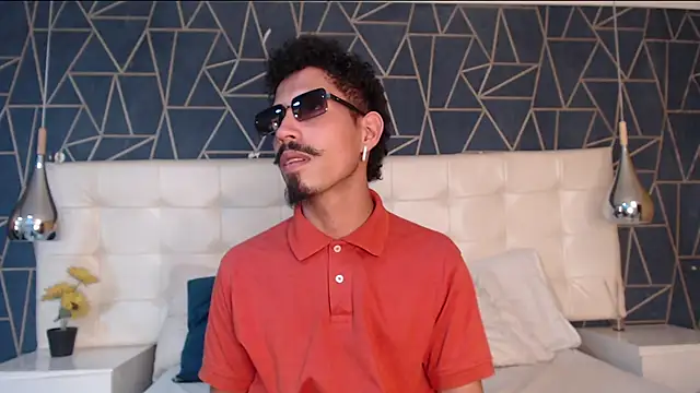 Snapshot of NoaahTylor chatting on February 16, 2026, 7:54 pm NoaahTylor online show from February 16, 2026, 7:54 pm