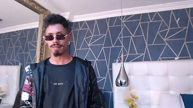 Snapshot of NoaahTylor chatting on February 24, 2026, 7:56 pm NoaahTylor online show from February 24, 2026, 7:56 pm