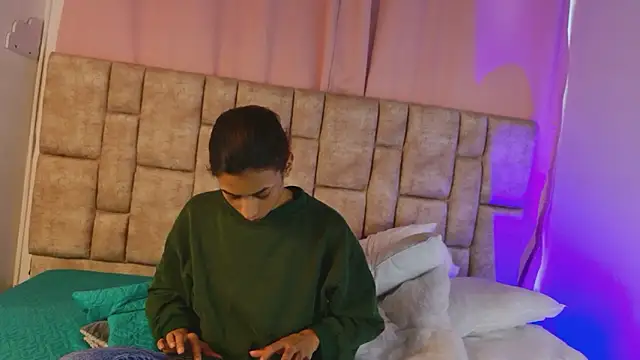 MelanyStone  online show from March 15, 2026, 1:39 pm