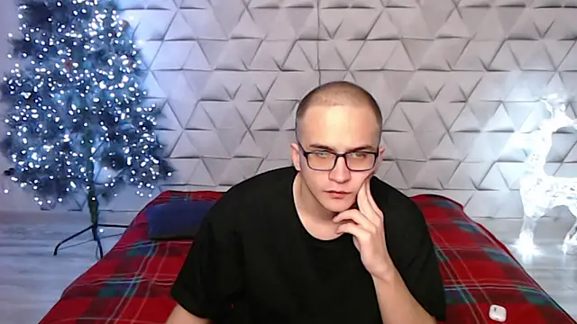 Pure Aura online show from February 14, 2026, 9:33 pm