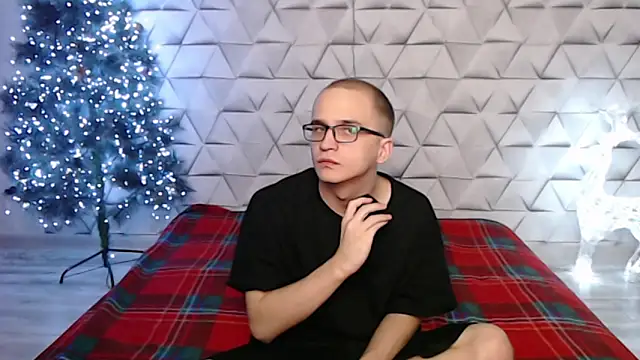 Pure Aura online show from February 15, 2026, 5:09 pm