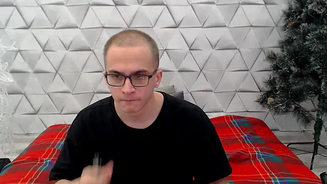 Pure Aura online show from February 20, 2026, 8:42 pm