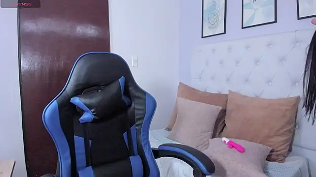 Snapshot of angeline_lara chatting on February 23, 2026, 12:35 pm angeline lara online show from February 23, 2026, 12:35 pm