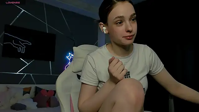 naomi reiss online show from May 26, 2026, 1:23 am