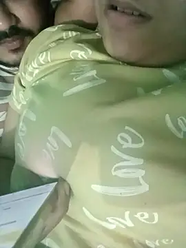 Snapshot of Desiyoungcouple15 chatting on February 19, 2026, 4:36 pm Desiyoungcouple15 online show from February 19, 2026, 4:36 pm