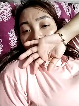 cute-shine online show from April 4, 2026, 1:52 pm