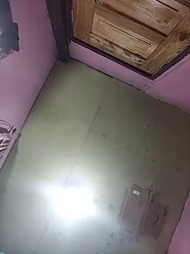 Snapshot of sweety_pie18 chatting on February 15, 2026, 7:05 am sweety pie18 online show from February 15, 2026, 7:05 am