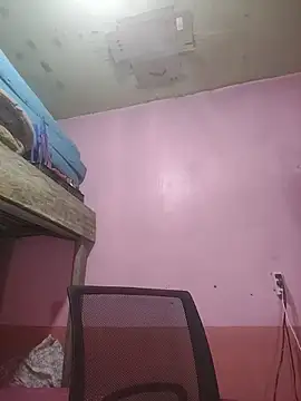 Snapshot of sweety_pie18 chatting on February 21, 2026, 10:27 am sweety pie18 online show from February 21, 2026, 10:27 am