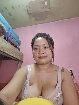 Snapshot of sweety_pie18 chatting on February 23, 2026, 12:57 pm sweety pie18 online show from February 23, 2026, 12:57 pm