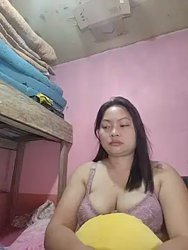 sweety pie18 online show from March 15, 2026, 12:44 pm