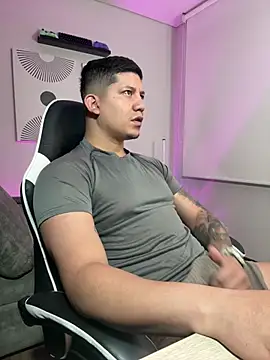  robertobaggioo online show from March 27, 2026, 12:38 pm