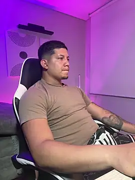  robertobaggioo online show from April 18, 2026, 5:55 am