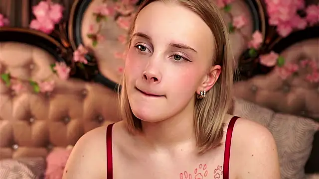 KirstinMcgeady online show from March 11, 2026, 11:38 am