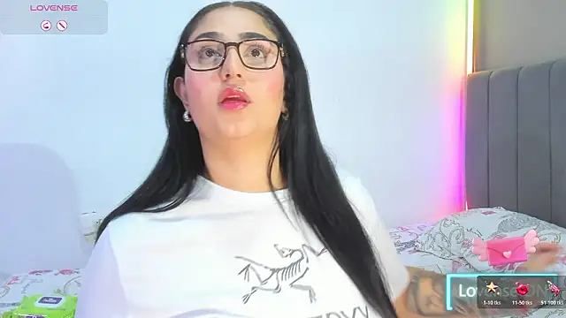 Snapshot of Curvy_sweet chatting on February 25, 2026, 12:20 am Curvy sweet online show from February 25, 2026, 12:20 am