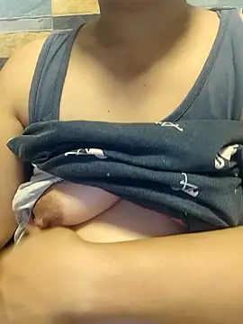 Snapshot of squirtshantal chatting on February 10, 2026, 11:20 pm squirtshantal online show from February 10, 2026, 11:20 pm