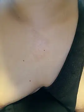 Snapshot of squirtshantal chatting on March 23, 2026, 12:25 am squirtshantal online show from March 23, 2026, 12:25 am