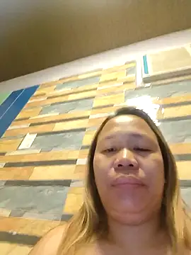 Snapshot of squirtshantal chatting on April 14, 2026, 1:11 am squirtshantal online show from April 14, 2026, 1:11 am