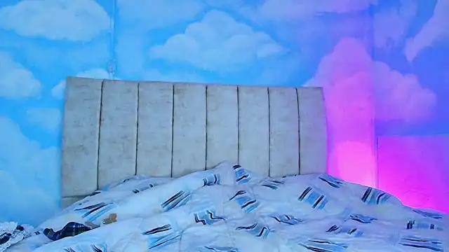 Aliclark online show from March 28, 2026, 7:02 pm