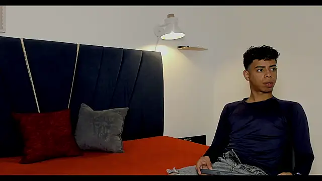 alexx cum18 online show from June 13, 2026, 2:26 pm