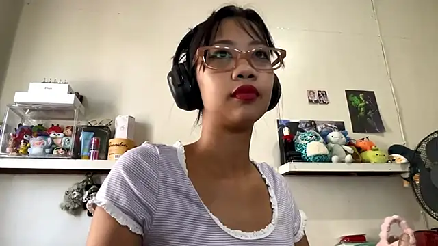 Snapshot of GloryKulikowski chatting on February 23, 2026, 1:03 am GloryKulikowski online show from February 23, 2026, 1:03 am