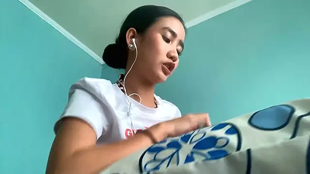 Snapshot of RessieAshcroft chatting on February 21, 2026, 6:25 am RessieAshcroft online show from February 21, 2026, 6:25 am