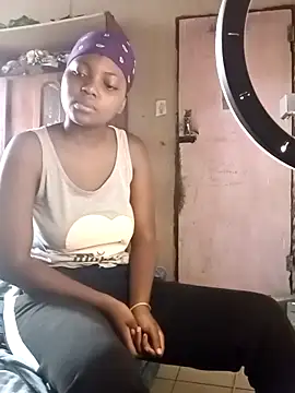 Snapshot of madgirl25 chatting on February 25, 2026, 11:53 am madgirl25 online show from February 25, 2026, 11:53 am