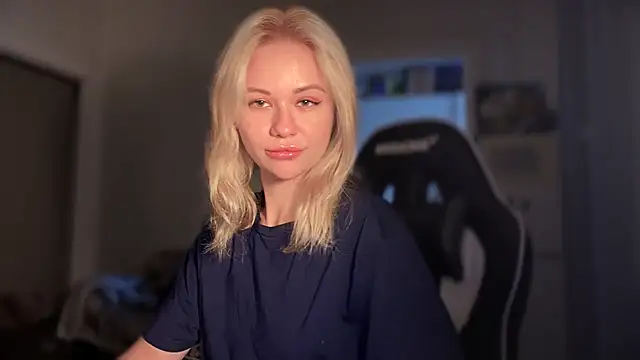 Leylia Lily online show from March 10, 2026, 10:42 am