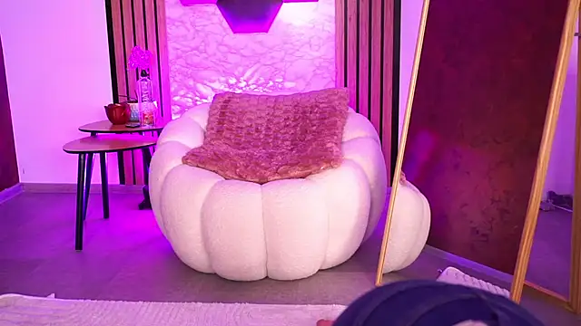 Snapshot of SashaLorrenz chatting on March 27, 2026, 8:09 am SashaLorrenz online show from March 27, 2026, 8:09 am