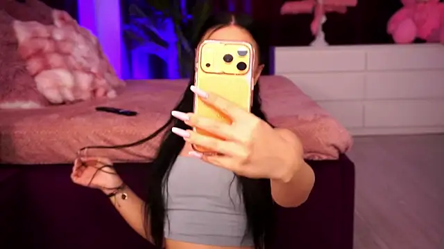 Snapshot of SashaLorrenz chatting on April 9, 2026, 4:23 am SashaLorrenz online show from April 9, 2026, 4:23 am