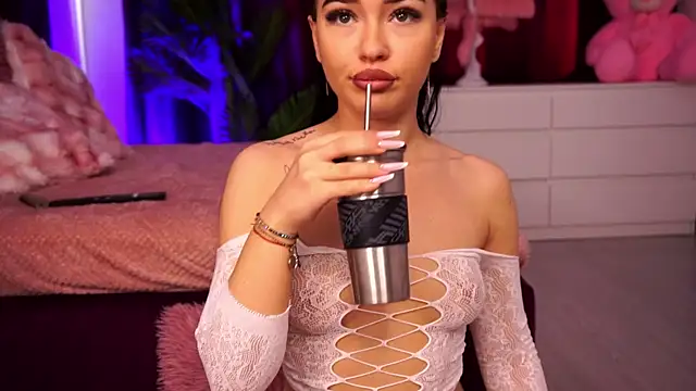 Snapshot of SashaLorrenz chatting on April 9, 2026, 6:19 am SashaLorrenz online show from April 9, 2026, 6:19 am