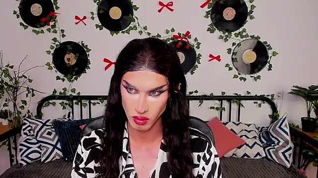 MadisonEsprit online show from April 19, 2026, 3:11 pm