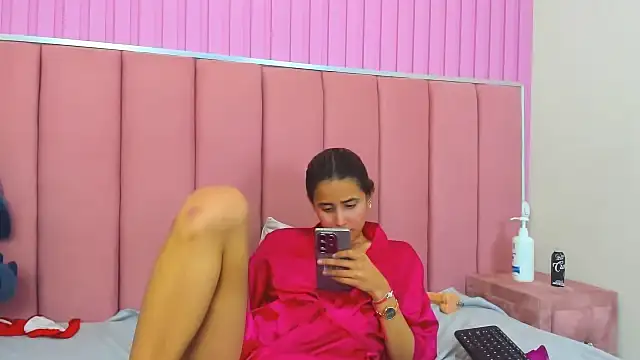 LolaWhite online show from April 16, 2026, 11:55 am