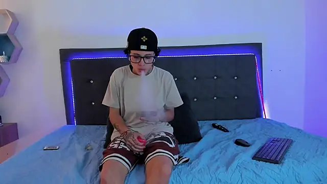 Ale cuzz online show from February 28, 2026, 6:09 pm