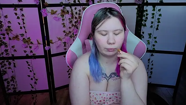 kitsune little online show from May 31, 2026, 12:34 pm