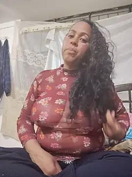 Dulceslolas online show from May 25, 2026, 1:44 am