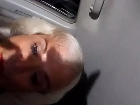 dustbunny64 online show from April 18, 2026, 5:33 am