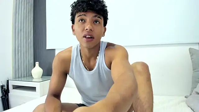 Snapshot of jhoystrong_ chatting on February 14, 2026, 11:51 am jhoystrong online show from February 14, 2026, 11:51 am