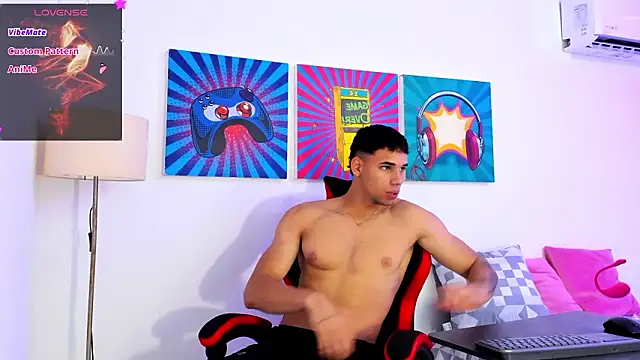 Snapshot of Thomas_walker14 chatting on February 26, 2026, 12:37 pm Thomas walker14 online show from February 26, 2026, 12:37 pm