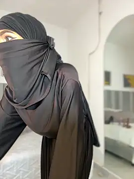 aminaa  online show from February 16, 2026, 6:48 pm