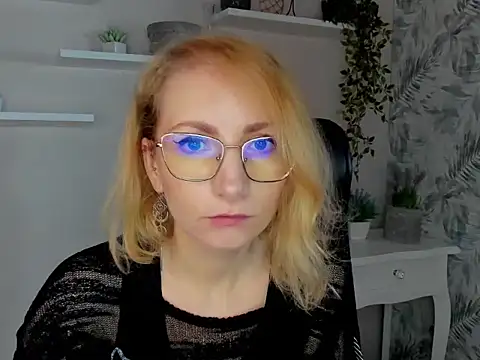 CinderellaMoon online show from February 23, 2026, 6:22 am