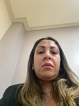 Snapshot of leona-david chatting on April 30, 2026, 12:22 pm leona-david online show from April 30, 2026, 12:22 pm