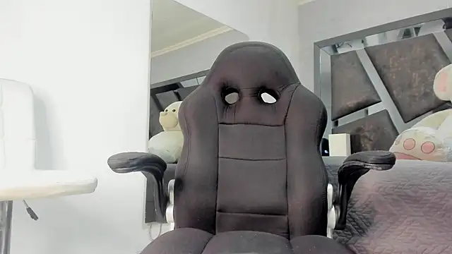 Snapshot of ElektraBomdans chatting on April 9, 2026, 4:01 am ElektraBomdans online show from April 9, 2026, 4:01 am