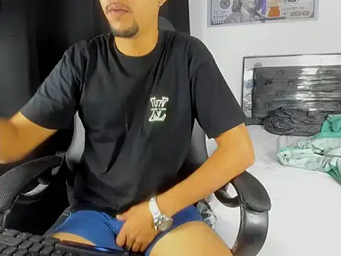 Snapshot of badboy_master chatting on February 15, 2026, 10:17 pm badboy master online show from February 15, 2026, 10:17 pm