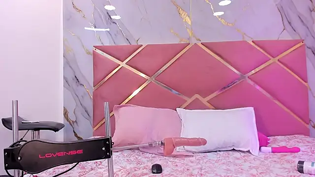 Lilith Kramston online show from April 15, 2026, 12:12 pm