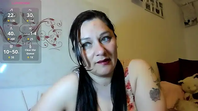 Snapshot of EVELYNA88 chatting on May 7, 2026, 10:48 pm EVELYNA88 online show from May 7, 2026, 10:48 pm