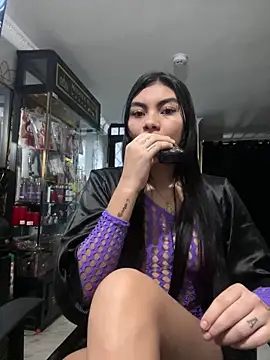 eimmy  skinny online show from April 13, 2026, 2:28 am