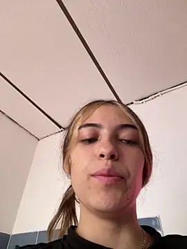 Sophie vega1 online show from May 28, 2026, 3:53 pm
